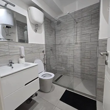 Camillo Rooms B&B *